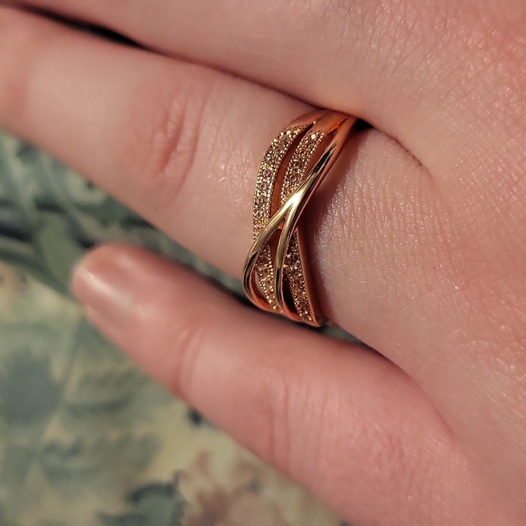 Ring - Picture 2 of 4